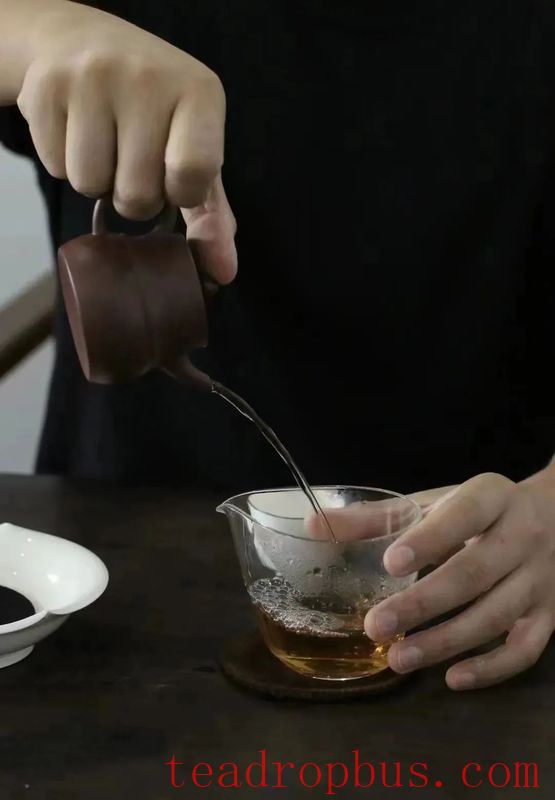 Does Your Purple Clay Teapot Dribble When Pouring Tea?-1