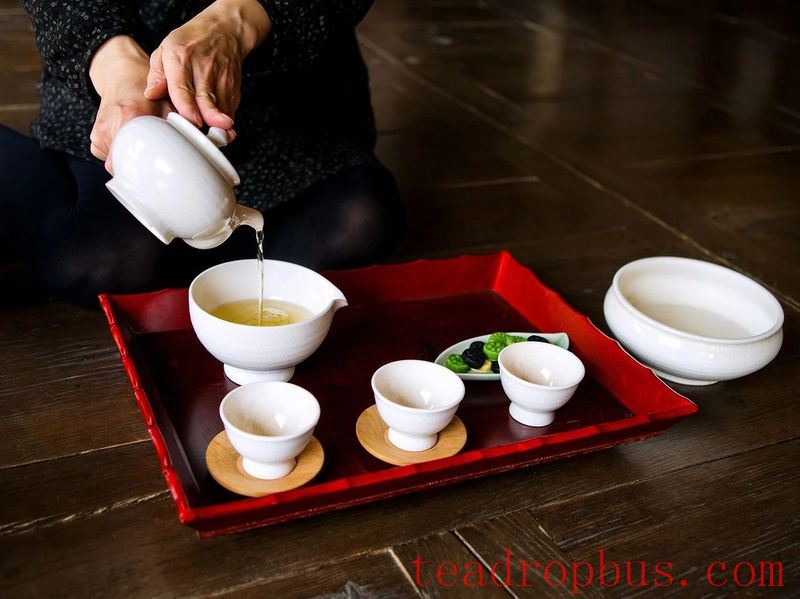 How to Place a Tea Tray Without Losing Face?-4