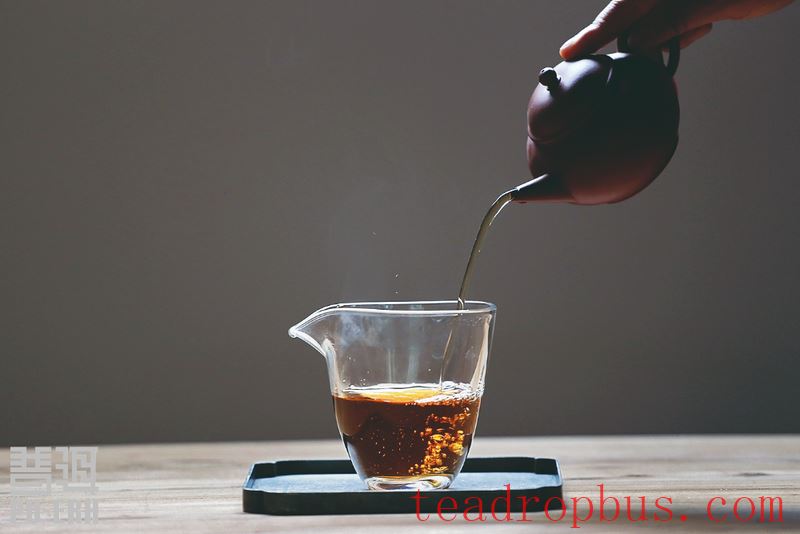 Talking Over a Cup of Pu'er: Exploring the Details of Pu'er Tea Production-3