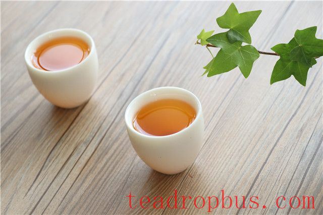 Brewing Black Tea: Low Temperature or Boiling Water?-3