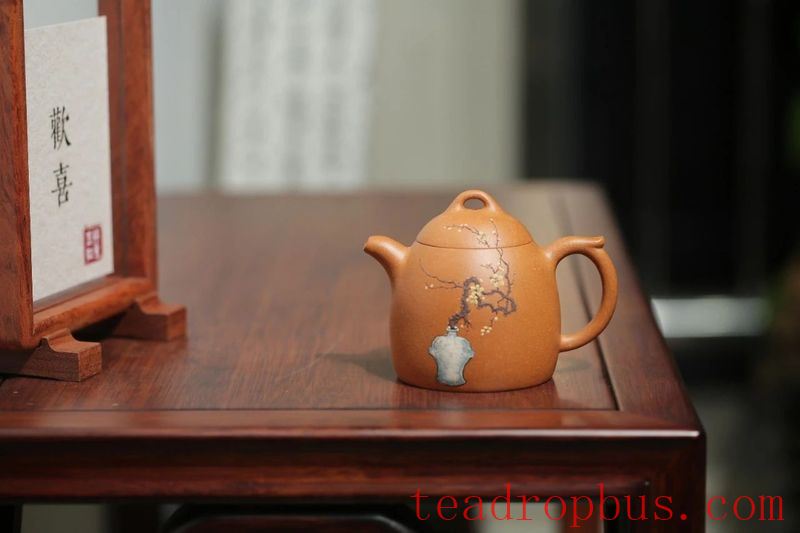 How to Remove Tea Stains from a Purple Clay Pot-2
