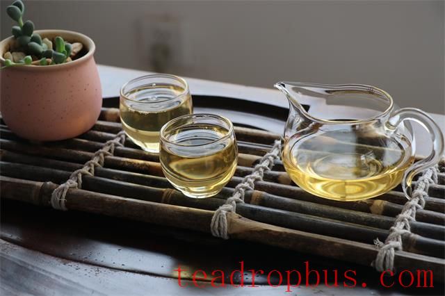 Ten Luxuries Every Tea Drinker Must Have-4
