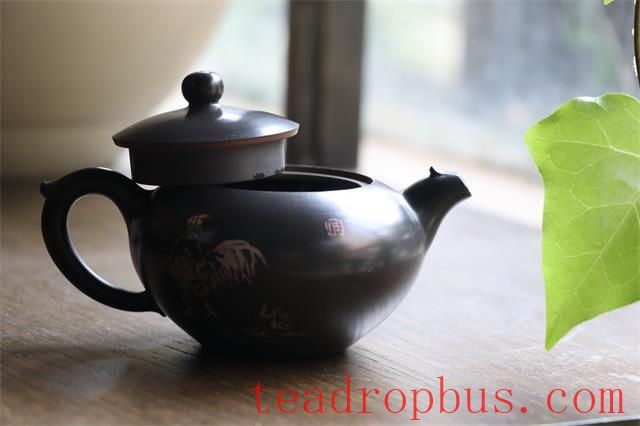 Why Drink Tea When the Weather is Hot?-1