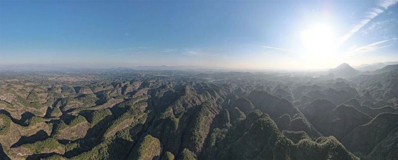 There are more Danxia landforms here than in Wuyishan, and they also produce Yancha!-2