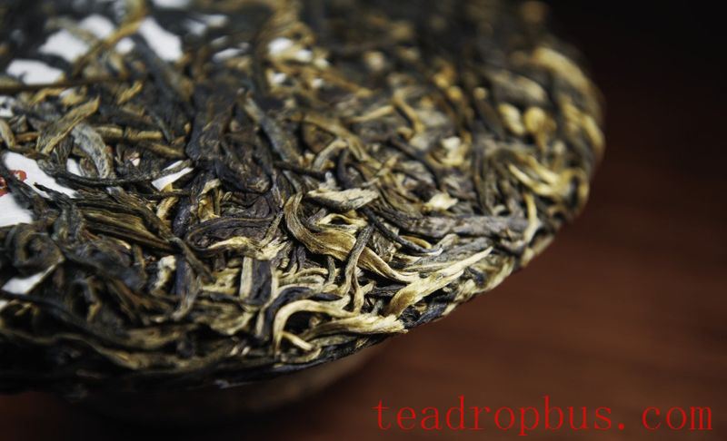 The Allure of Time in Yunnan Large-Leaf White Tea-3