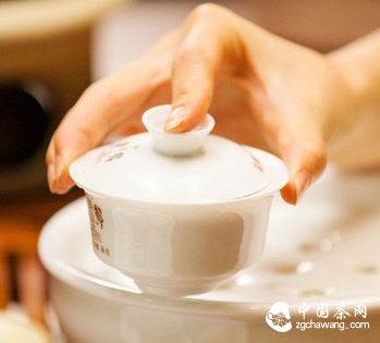 Teaware for Tea: Eight Reasons Why a Gaiwan Is the Best Brewing Tool-2