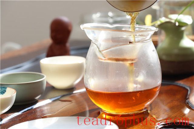 Brewing Yunnan Black Tea-3