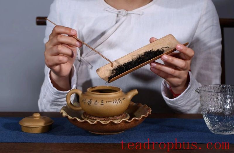 What Tea Do Yixing Locals Use to Nurture Their Purple Clay Teapots?-3