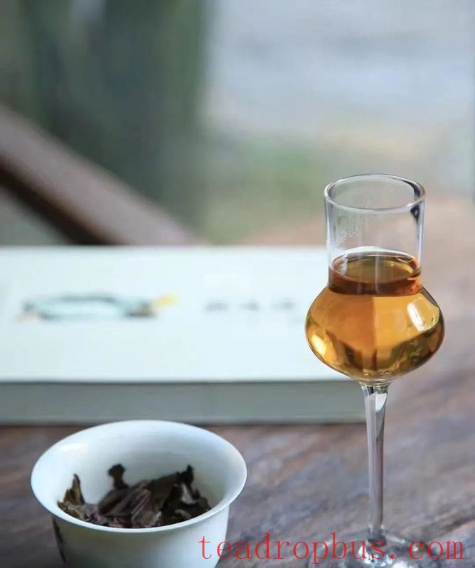 Lincang Tea's New Craft: Large-Leaf White Tea-6