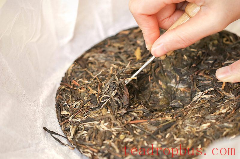 How to Brew Raw Pu'er Tea Cake: A Simple and Easy Guide-1