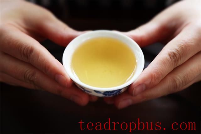 How Suitable is Summer for Tea Drinking? The Benefits Are More Than You Can Imagine!-6