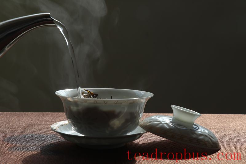 Brewing Pu'er Tea Dragon Pearls for Optimal Flavor-3