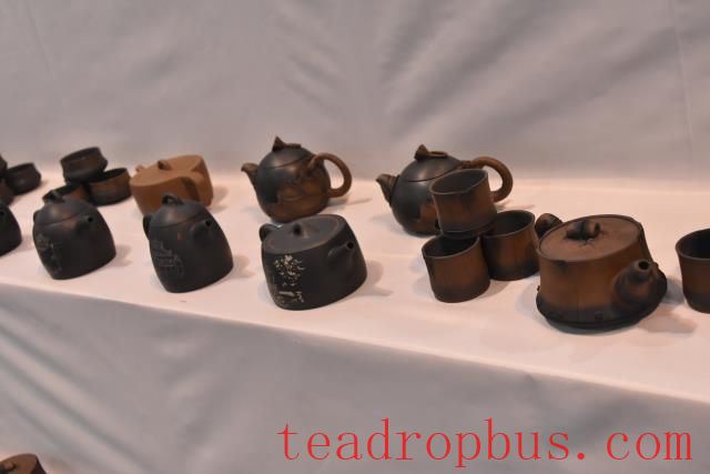 Playing with teapots can be addictive—how did you fall in love with purple clay teapots?-2