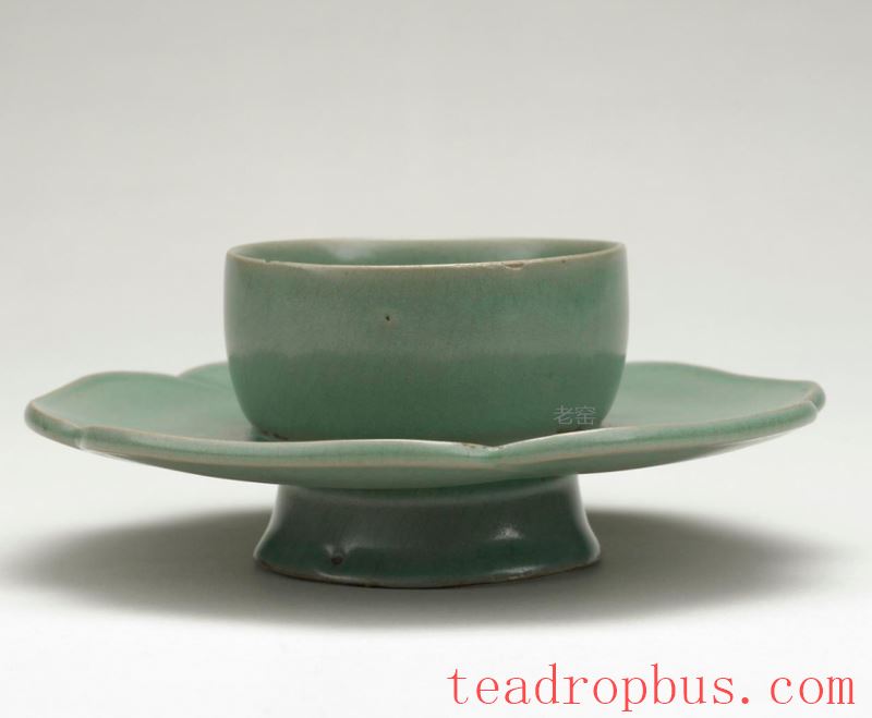 Saucers Lend Ritual to Ancient Tea Drinking!-6