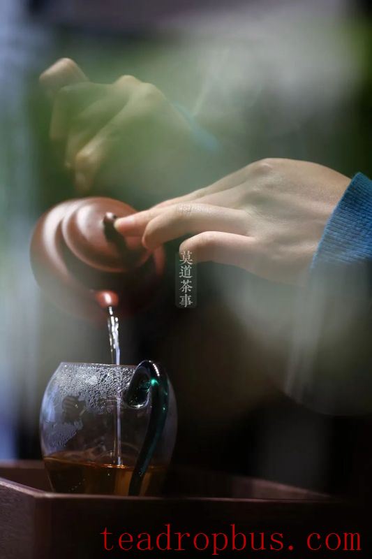 A Cup of Clear Tea, Savoring the Simple Joys of Life-2