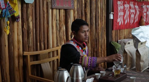 He Kai Ancient Tea Mountain: Tea Farmers Explore New Models as the Mountain's Crisis Is Addressed-3