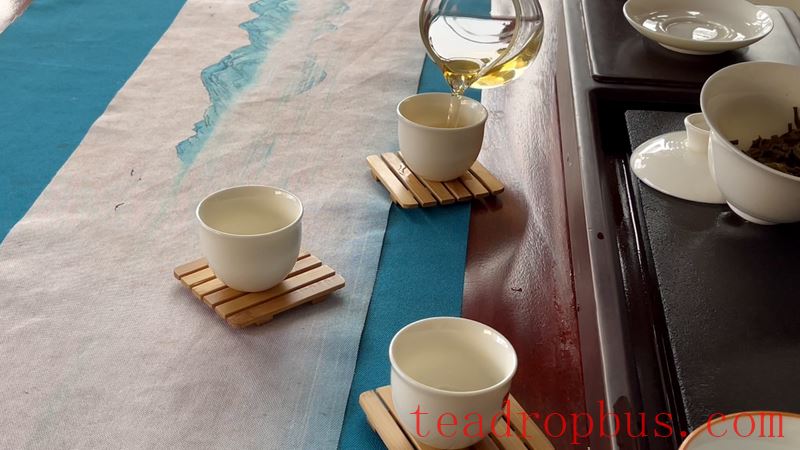 How to Drink Raw Pu'er Tea Cake-3