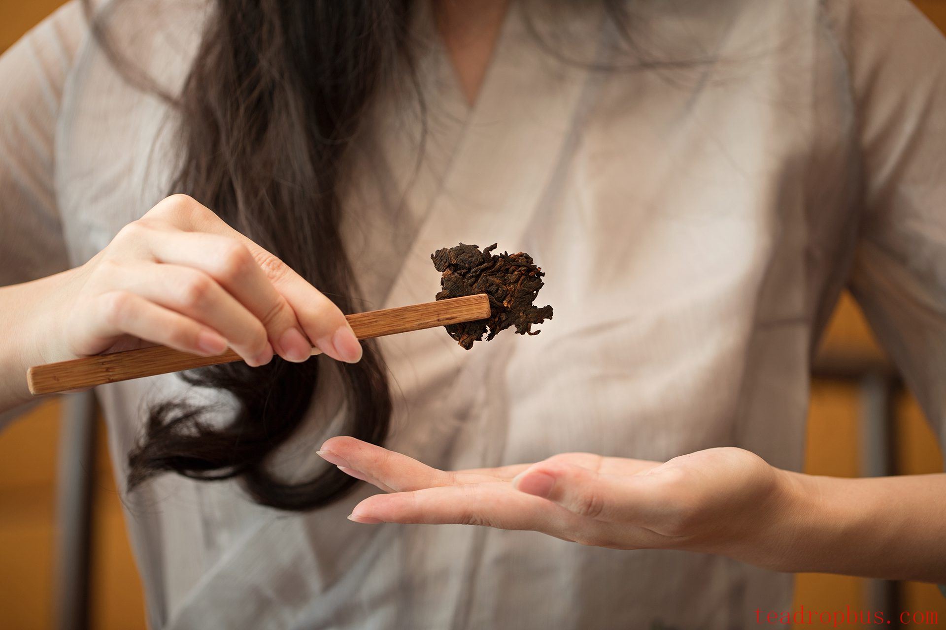 How to Brew a Rich and Aromatic Raw Pu'er Tea-4