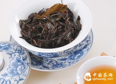 Selecting the Right Utensils for Brewing 5 Types of Tea-2