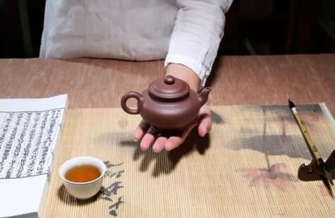 Where is the best place to put a Purple Clay Teapot?-1-ChinaTeaGuru: Exploring Chinese Tea Culture and Kung Fu Tea - Tea Art, Tea Ceremony, Tea Knowledge Where is the best place to put a Purple Clay Teapot?-1