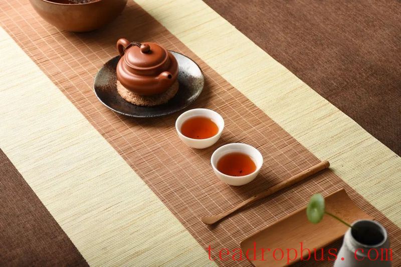How Suitable is Summer for Tea Drinking? The Benefits Are More Than You Can Imagine!-1