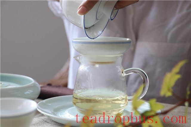 The Correct Way to Drink Raw Pu'er Tea-3