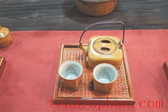 The Zen Aesthetics of Tea Ware-1