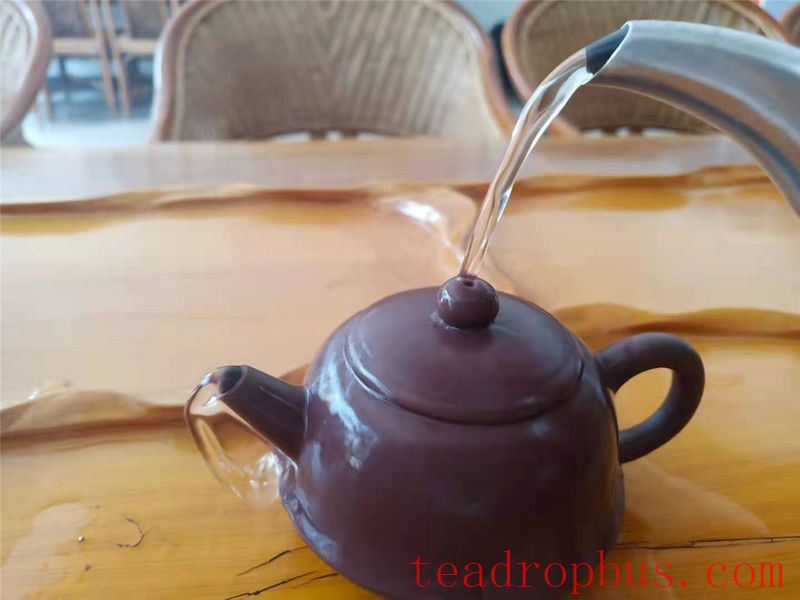 Winter is here, beware of cracked pots; always warm your pot before brewing tea!-3