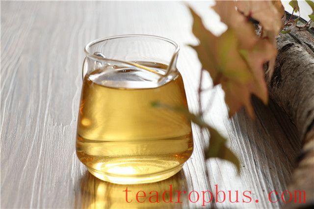 Does Drinking Raw Pu'er Tea Cause Stomach Discomfort?-1