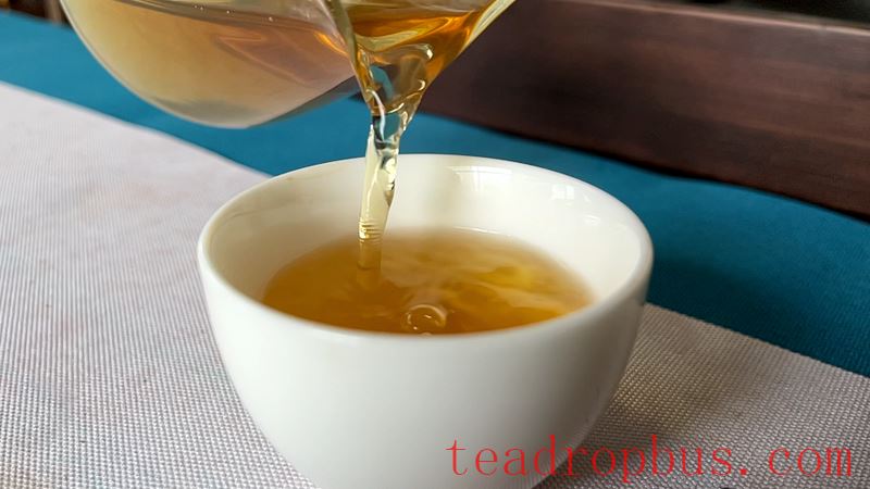 How to Brew Fengqing Yunnan Black Tea-3