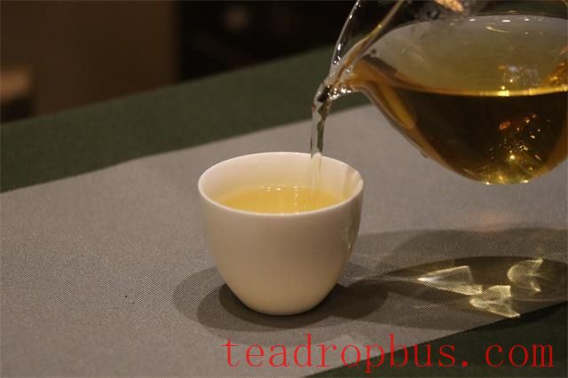 The Benevolence and Wisdom in the Essence of Tea: Tasting the True Meaning of Life-1