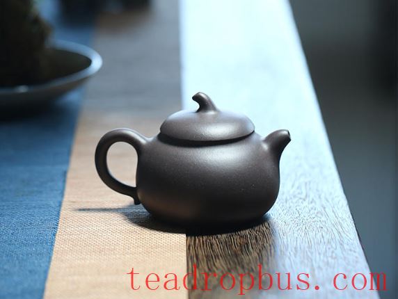 Does the type of clay used in a Purple Clay Teapot make a difference when brewing tea?-4