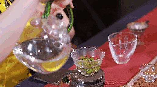 A Journey Through Tea Houses Across the East, West, South, and North-1