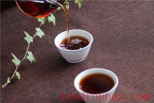 What Are the Benefits of Drinking Pu'er Tea Regularly?-3