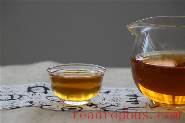 5 Tips for Brewing a Great Cup of Dian Hong Tea-4