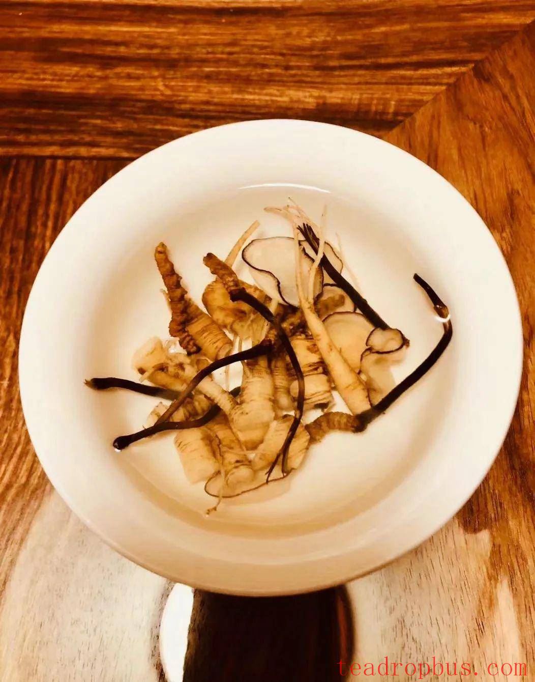 Cordyceps Tea: How Many Stems to Use? A Detailed Guide on Brewing Cordyceps Tea-2