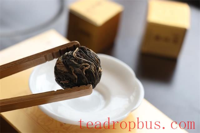 Years in Tea Unmeasured by Time, We Ask Not of the Worldly Past-2