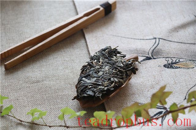 What is the appropriate water-to-tea ratio for raw Pu'er?-2