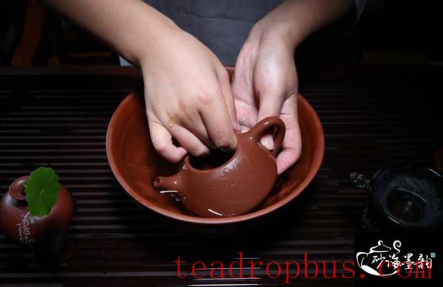 Is Tofu Boiling Necessary for the Initial Use of a Purple Clay Teapot?-13
