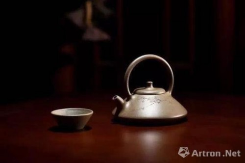 Why Should a Purple Clay Teapot Be Used for Only One Type of Tea?
